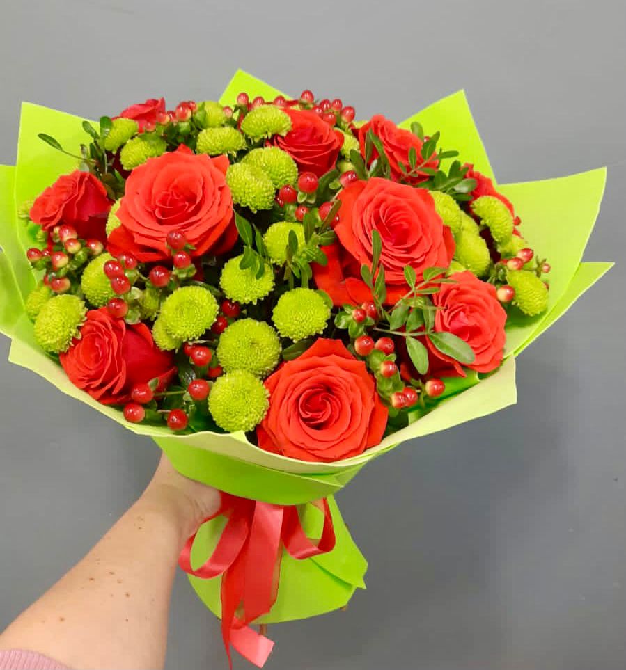 Букет цветов из: Хризантемы и Розы в Янино 1