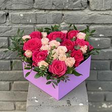 Цветочная композиция из Розы в коробке в Янино 1