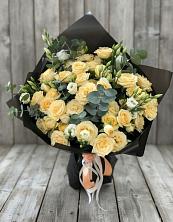 Букет цветов из:  Розы и Лизиантусы в Янино 1