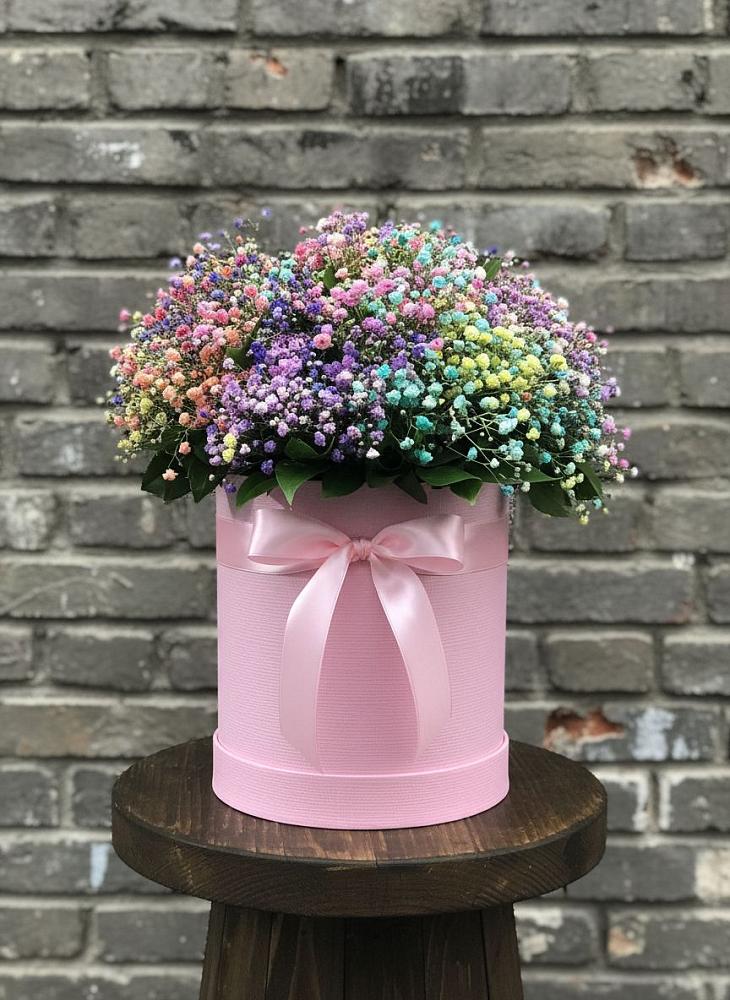 Цветочная композиция из Гипсофила и Розы в шляпной коробке в Янино 1