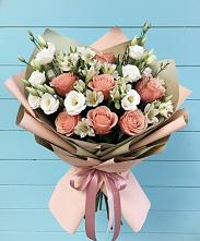 Букет цветов из:  Розы, Альстромерии и Лизиантусы в Янино 1