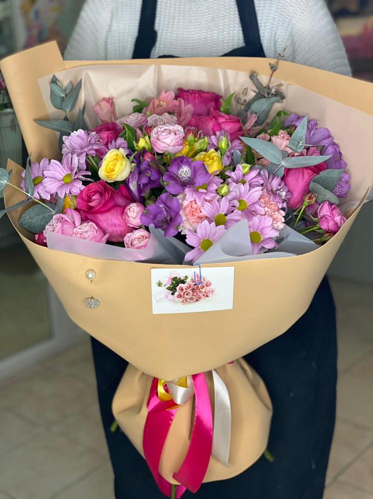 Букет цветов из: Хризантемы, Гвоздики и Альстромерии в Янино 1