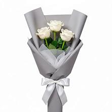 Букет 3 белые розы в Янино 1