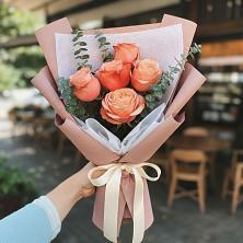 Букет цветов из:  Розы в Янино 1