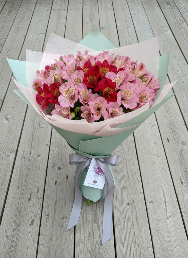Букет цветов из: Альстромерии в Янино 1