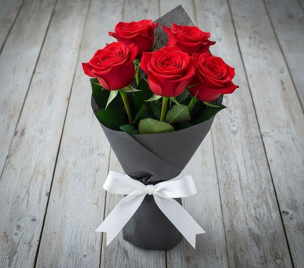 Букет 5 Красных роз Эдлесс Лав в Янино 1