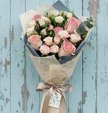 Букет цветов из:  Розы в Янино 1