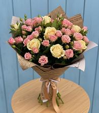 Букет цветов из:  Розы в Янино 1