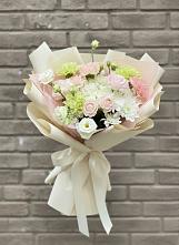 Букет цветов из:  Гвоздики, Розы, Лизиантусы и Хризантемы #REPLACE_PRED# Янино 1