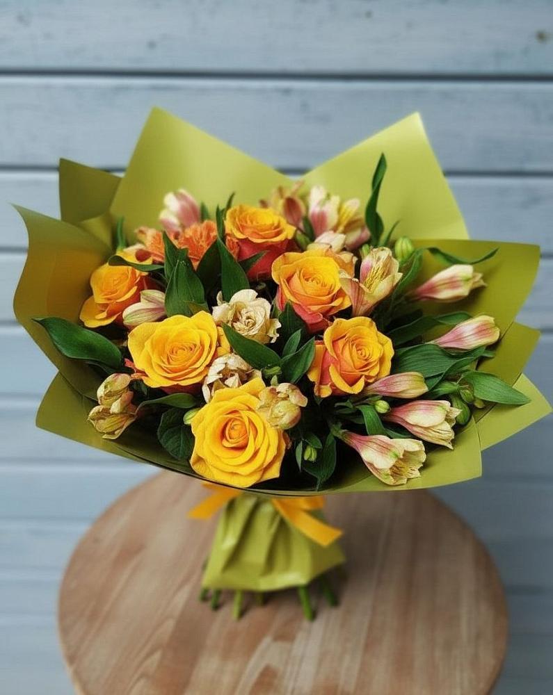 Букет цветов из: Альстромерии и Розы в Янино 1