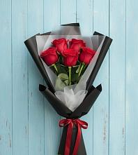 Букет цветов из:  Розы в Янино 1