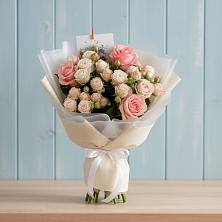 Букет цветов из:  Розы в Янино 1