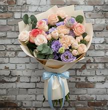 Букет цветов из:  Розы, Лизиантусы и Гвоздики #REPLACE_PRED# Янино 1