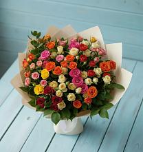 Букет Микс из разноцветных кустовых роз в Янино 1