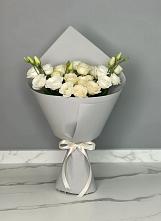 Букет цветов из:  Розы и Лизиантусы в Янино 1